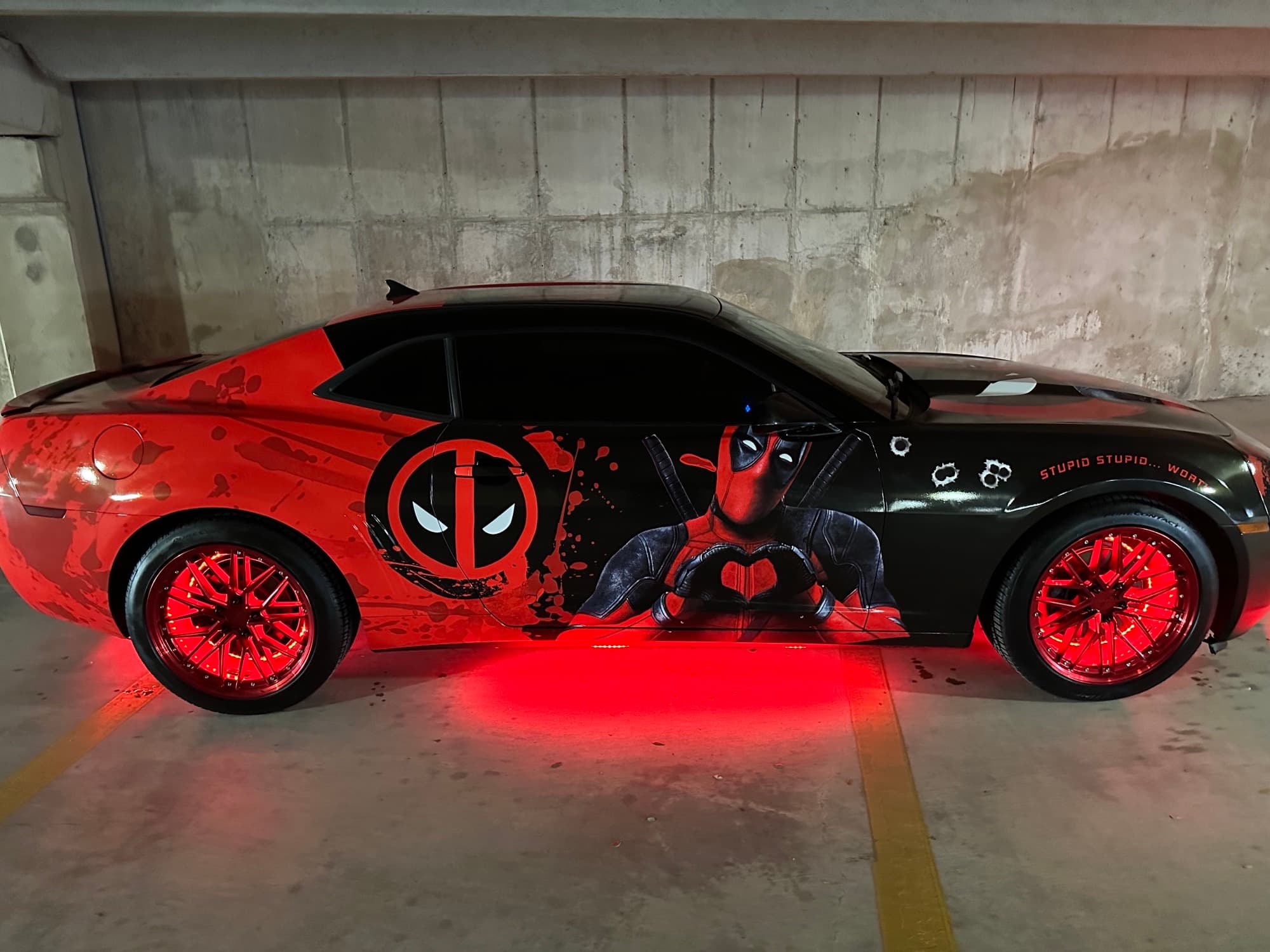 Batman in a Car – Superheld trifft Itasha-Design