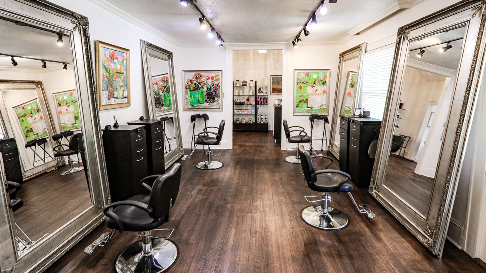 Stilvolle Einrichtung für Friseursalon entdecken – Versand gratis